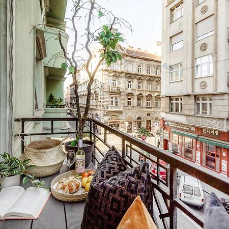 Chill On The Screened Balcony-Budapest Most Historic Landmarks Exterior foto